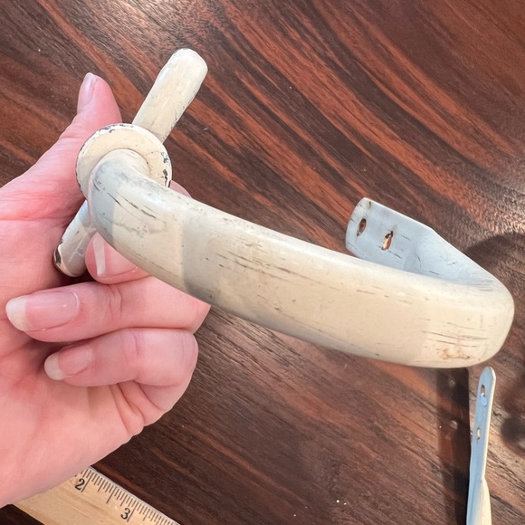 Metal Curtain ‘tie-backs’ or decorative hooks - Picture 9 of 12